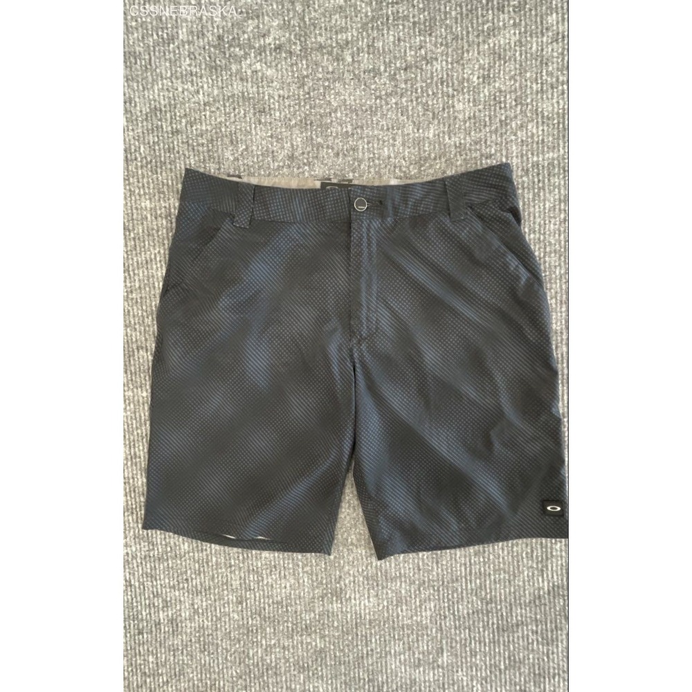 Oakley Black Men's Golf Shorts - Size 34